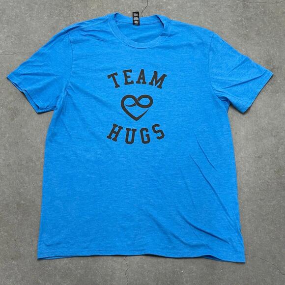 District Team Hugs T Shirt - Picture 1 of 3